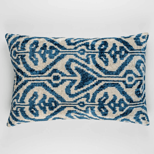 Ikat Kissen Arrow - Silk - Velvet 40 x 60 cm. Seide. Samt. Handgefertigt. Design aus Deutschland. - von strohdeicher design10370
