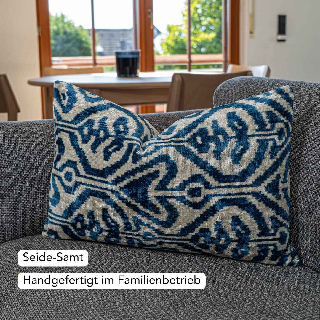 Ikat Kissenbezug Arrow - Silk - Velvet 40 x 60. Dekokissen. Seide. Samt. Luxuriös. Handgefertigt. - von strohdeicher design10370