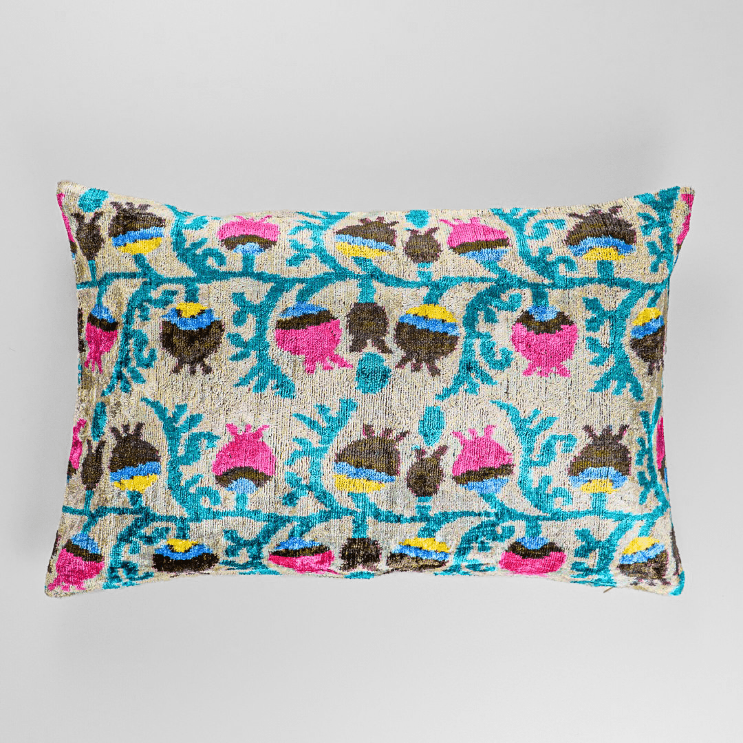 Ikat Kissen Botanist - Silk - Velvet 40 x 60 cm. Seide. Samt. Handgefertigt. Design aus Deutschland. - von strohdeicher design10023
