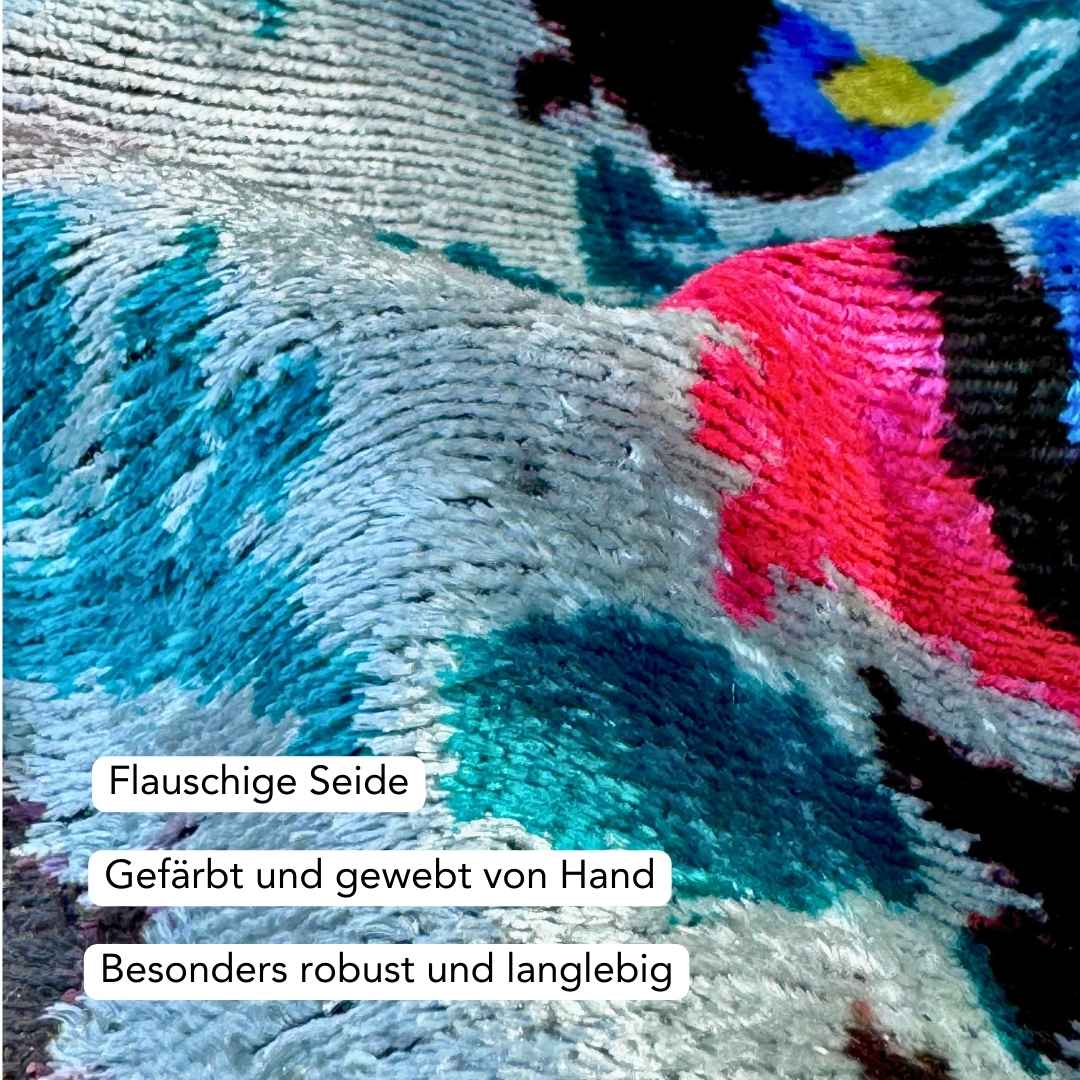 Ikat Kissenbezug Botanist - Silk - Velvet 40 x 60. Dekokissen. Seide. Samt. Luxuriös. Handgefertigt. Design. Blumen. - von strohdeicher design10023