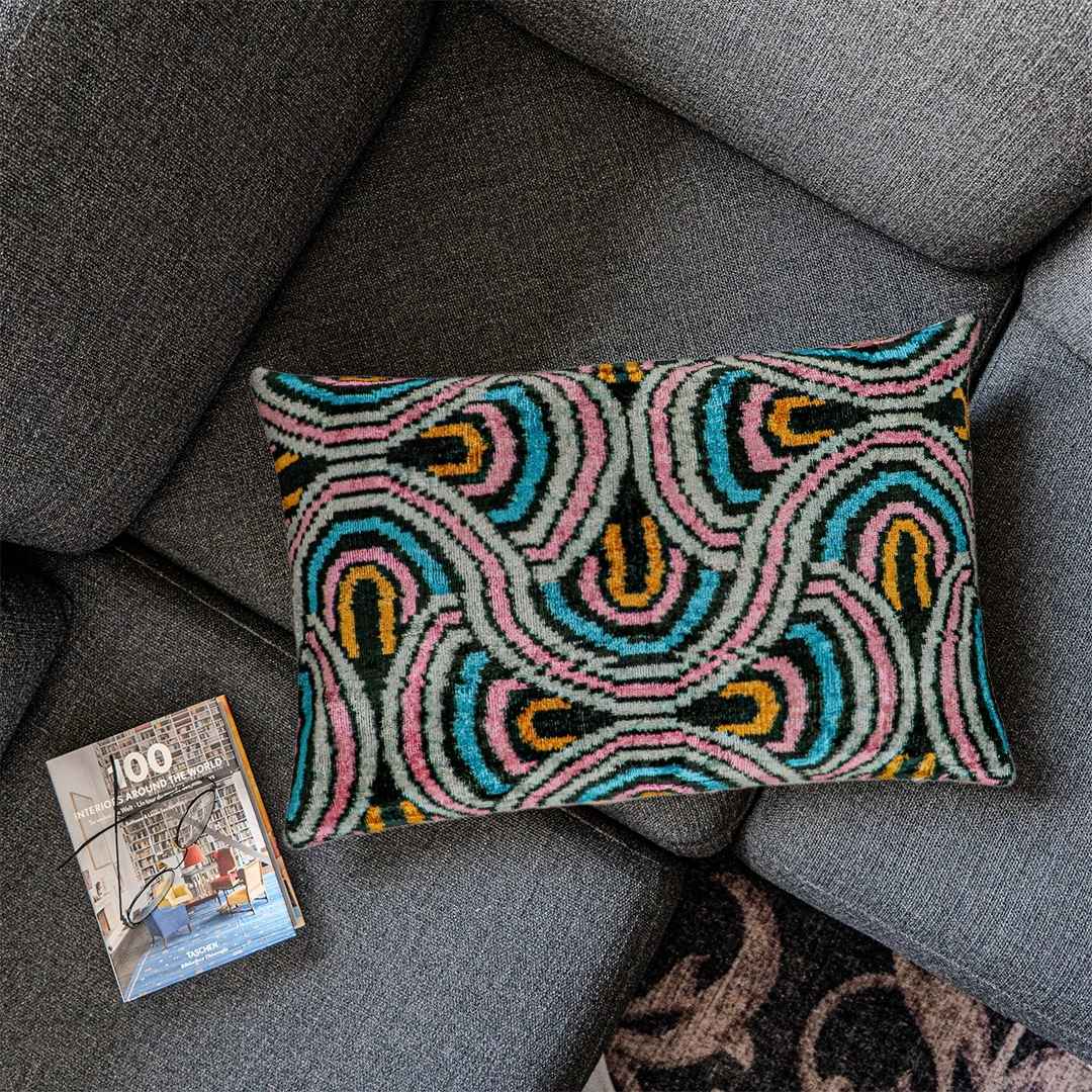 Ikat Kissen Mirage - Silk - Velvet 40 x 60 - von strohdeicher design10017
