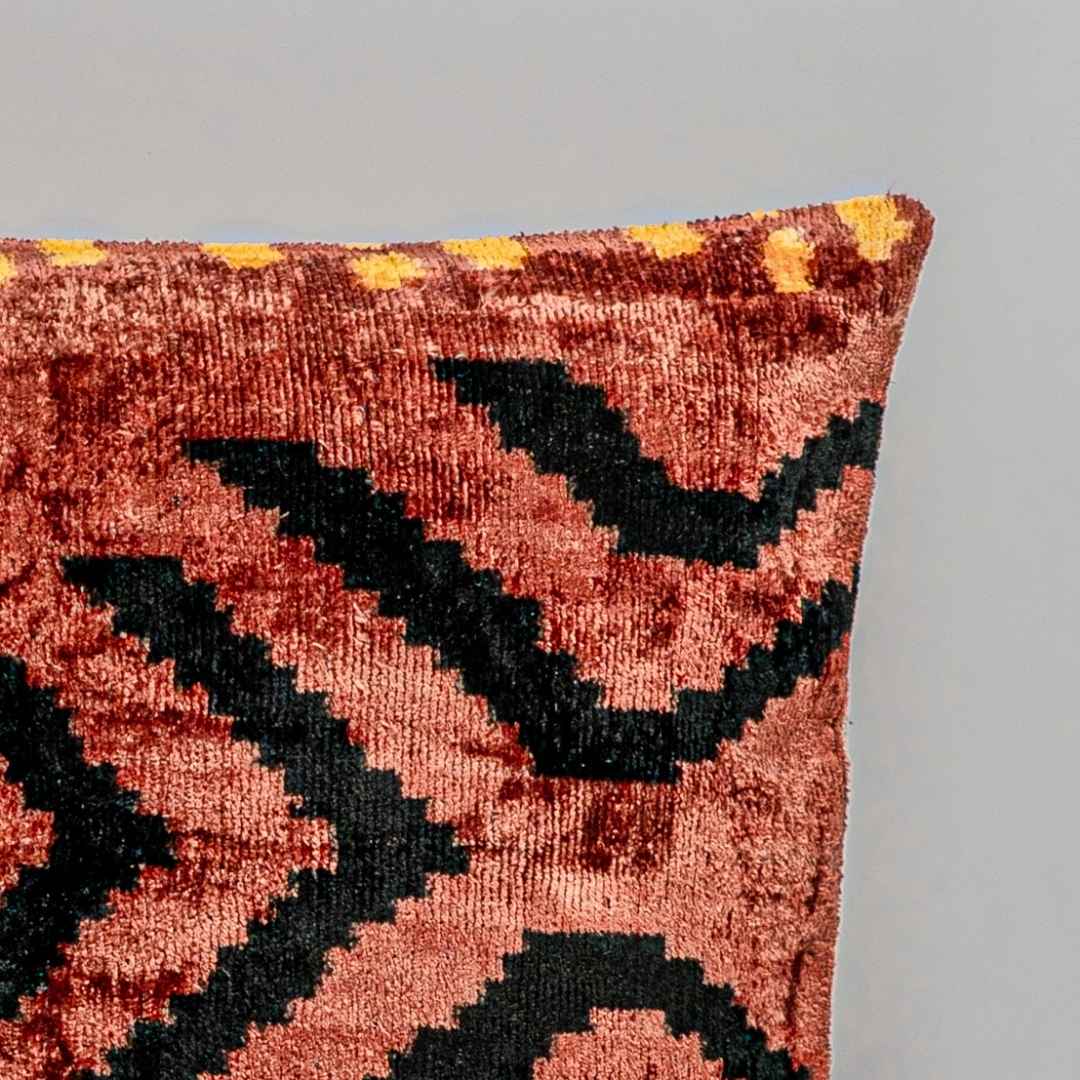Ikat Kissen Desert Ember - Silk - Velvet 40 x 60 - von strohdeicher design10015