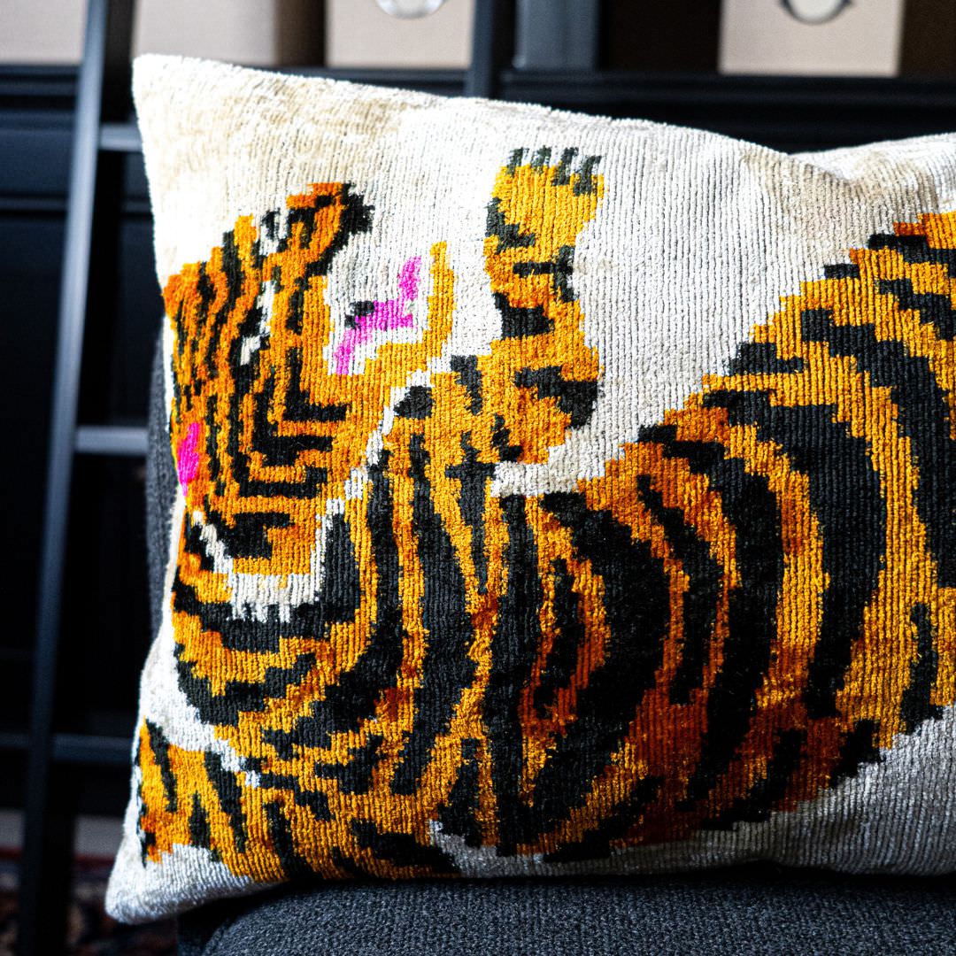 Kissen Fierce Roar - Silk - Velvet 40 x 60 - von strohdeicher design10013