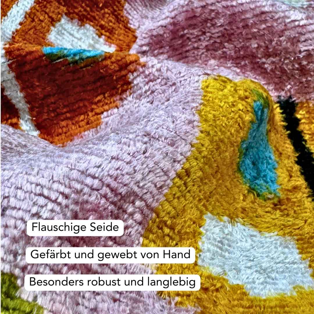 Ikat Kissenbezug Franzi - Silk - Velvet 40 x 40. Dekokissen. Seide. Samt. Luxuriös. Handgefertigt. Käfer. - von strohdeicher design10025