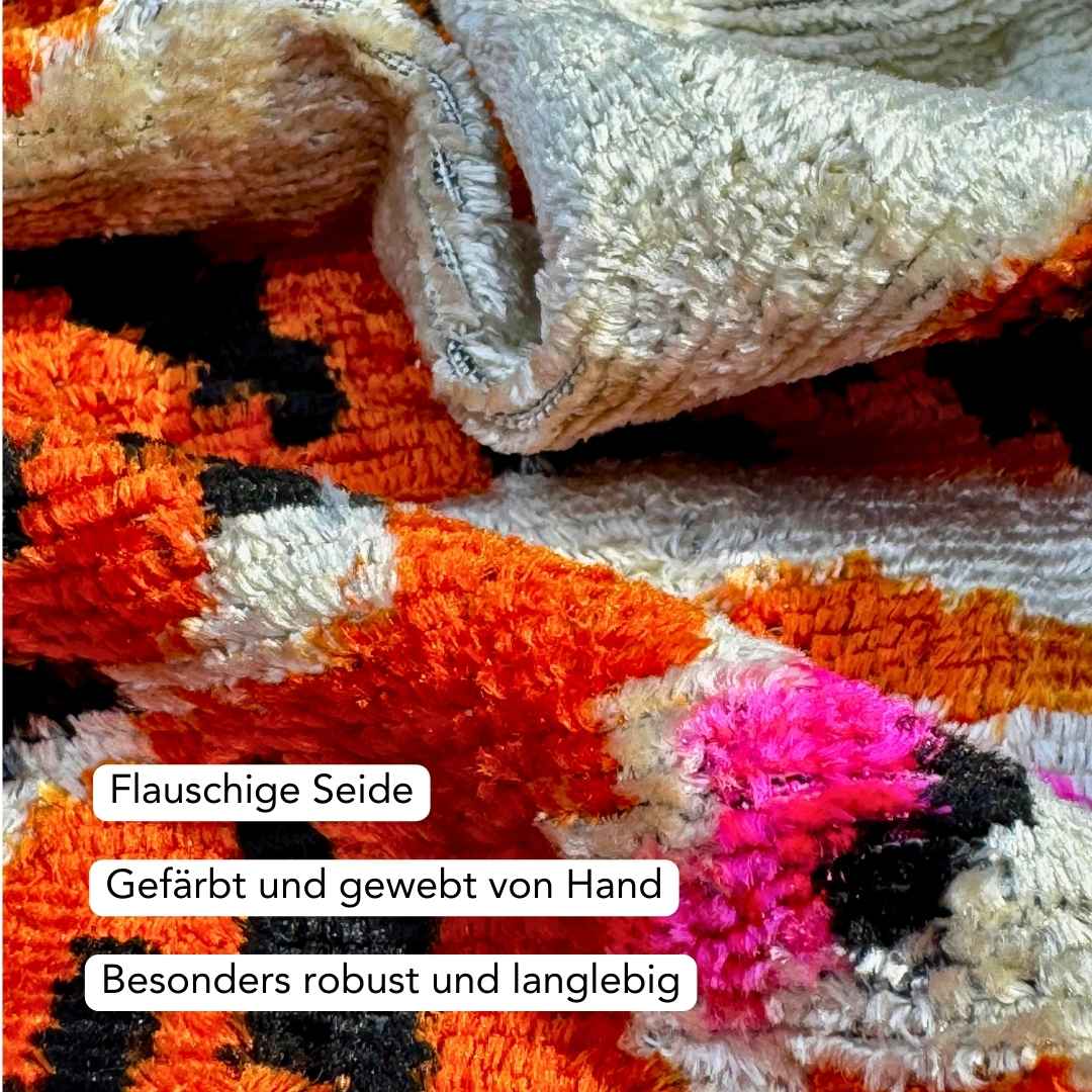 Ikat Kissenbezug Fierce Roar - Silk - Velvet 40 x 60. Dekokissen. Seide. Samt. Luxuriös. Handgefertigt. Tiger. - von strohdeicher design5560056728