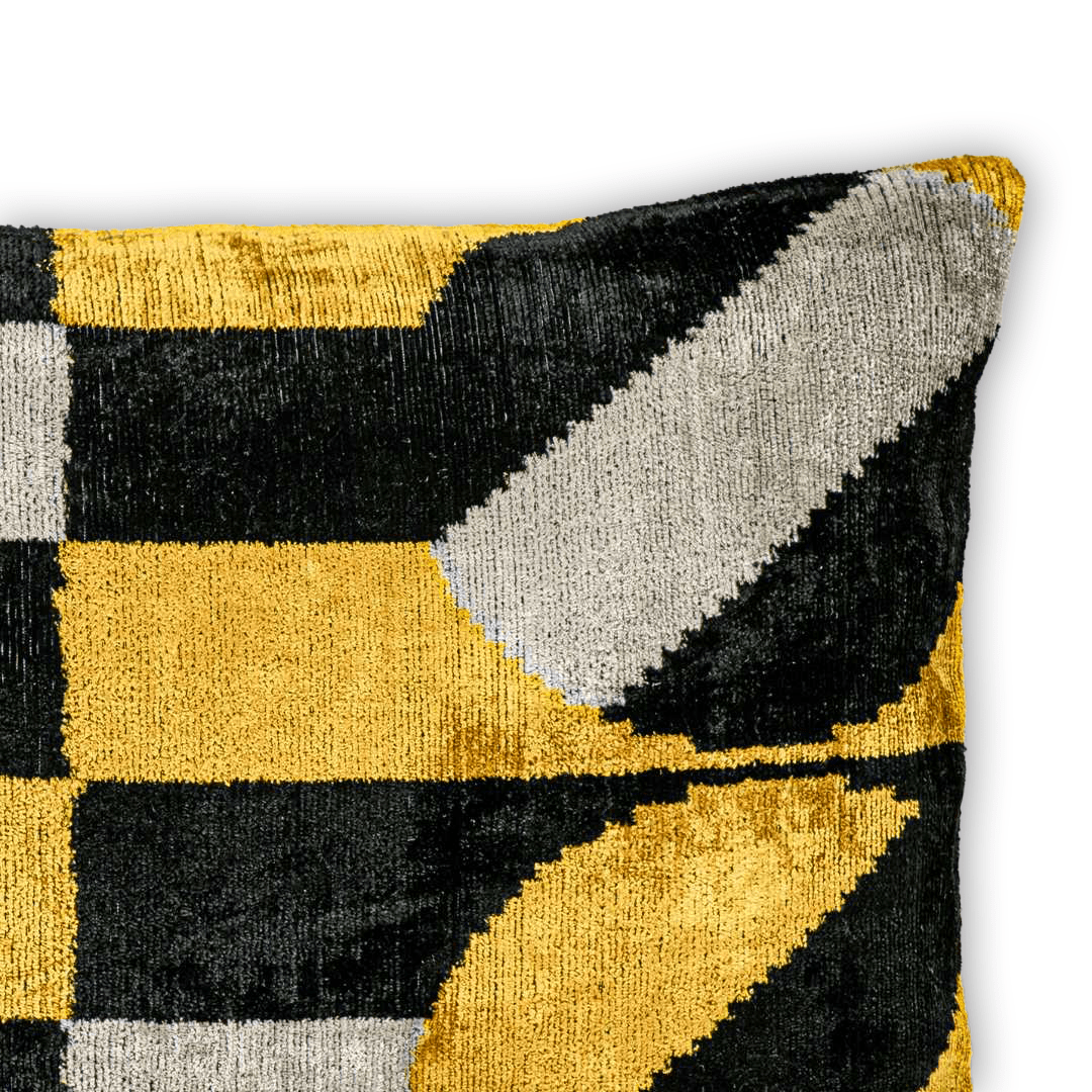 Luxus Dekokissen Ikat Gold/Schwarz - Silk - Velvet 40x60 cm. Seide. Samt. Premium Füllung inklusive. - von strohdeicher design10139