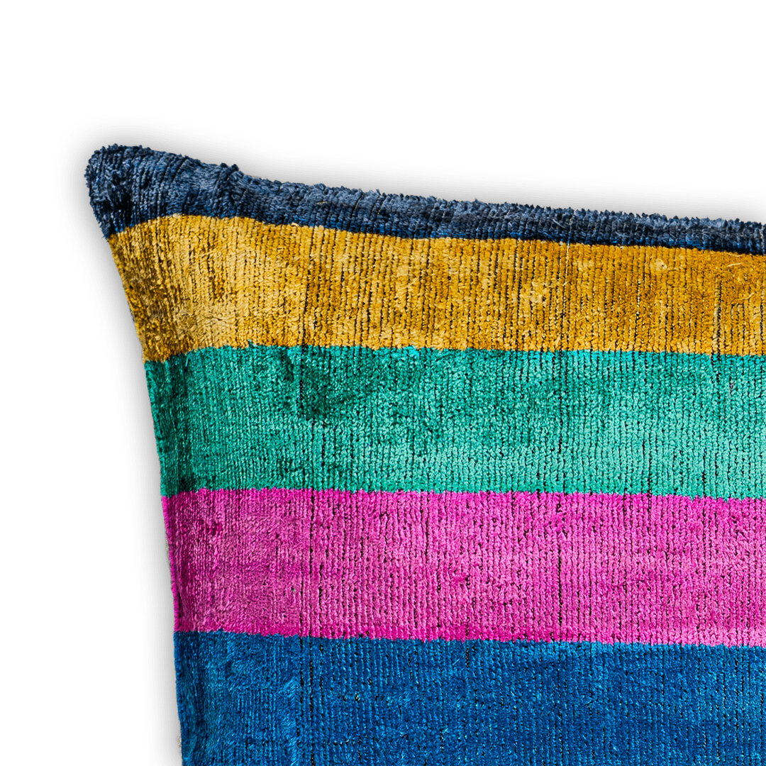 Luxus Dekokissen Ikat Rainbow - Silk - Velvet 40x60 cm. Seide. Samt. Premium Füllung inklusive. - von strohdeicher design10379