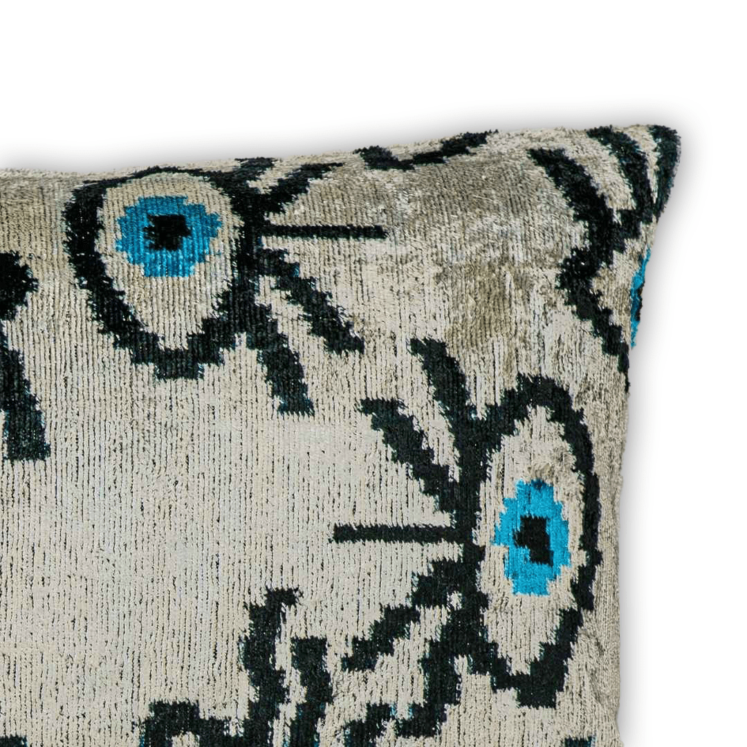 Luxus Dekokissen Ikat Augen Weiß - Silk - Velvet 40x60 cm. Seide. Samt. Premium Füllung inklusive. - von strohdeicher design5560529246