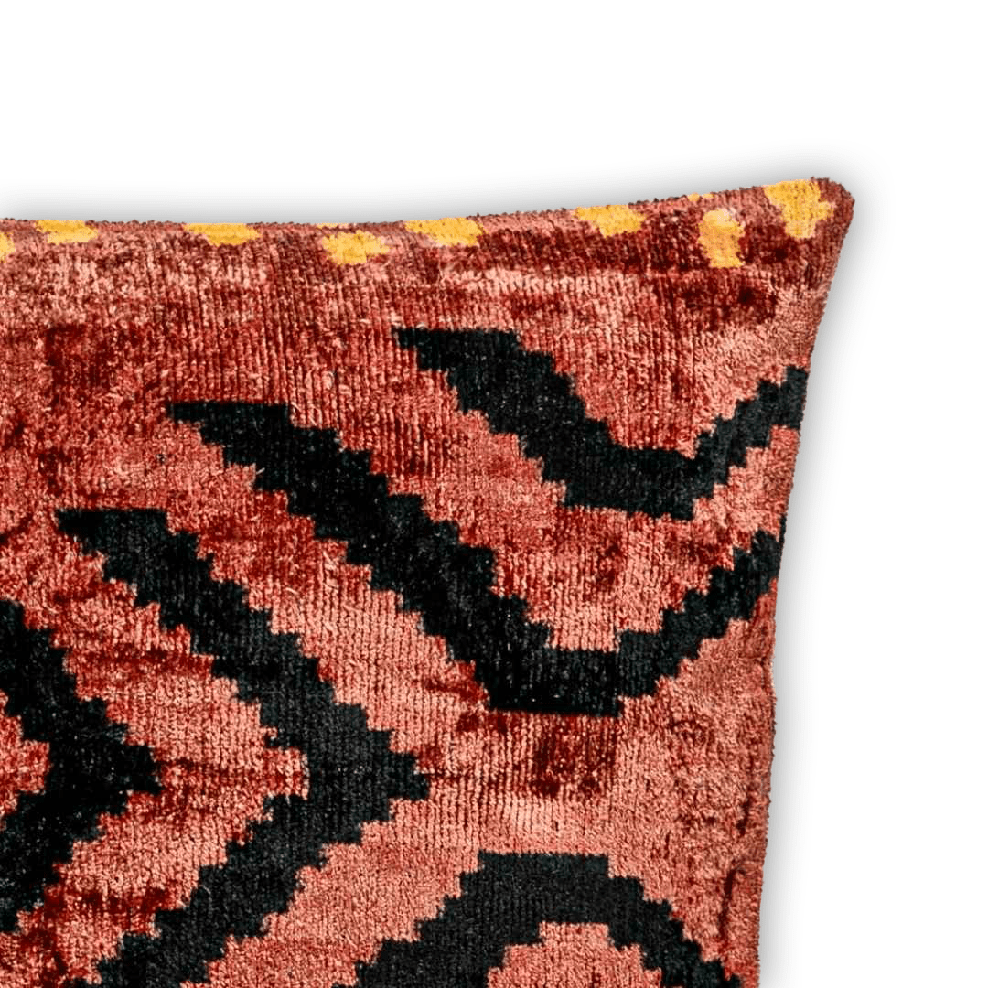 Luxus Dekokissen Ikat Abstrakt Braun - Silk - Velvet 40x60 cm. Seide. Samt. Premium Füllung inklusive. - von strohdeicher design10015