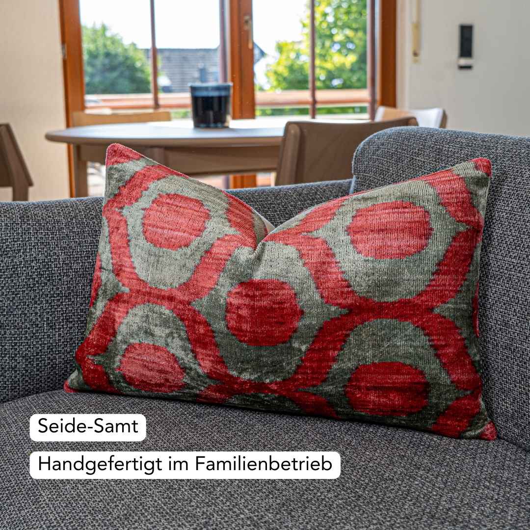 Ikat Kissenbezug JW - Silk - Velvet 40 x 60. Dekokissen. Seide. Samt. Luxuriös. Handgefertigt. - von strohdeicher design10369