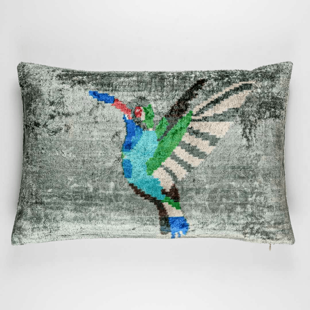 Ikat Kissen Kolibri - Silk - Velvet 40 x 60 cm. Seide. Samt. Handgefertigt. Design aus Deutschland. - von strohdeicher design10149
