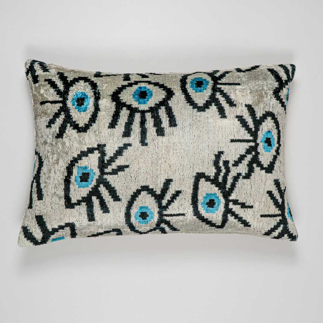 Kissen Angel Eyes White - Silk - Velvet 40 x 60 - von strohdeicher design