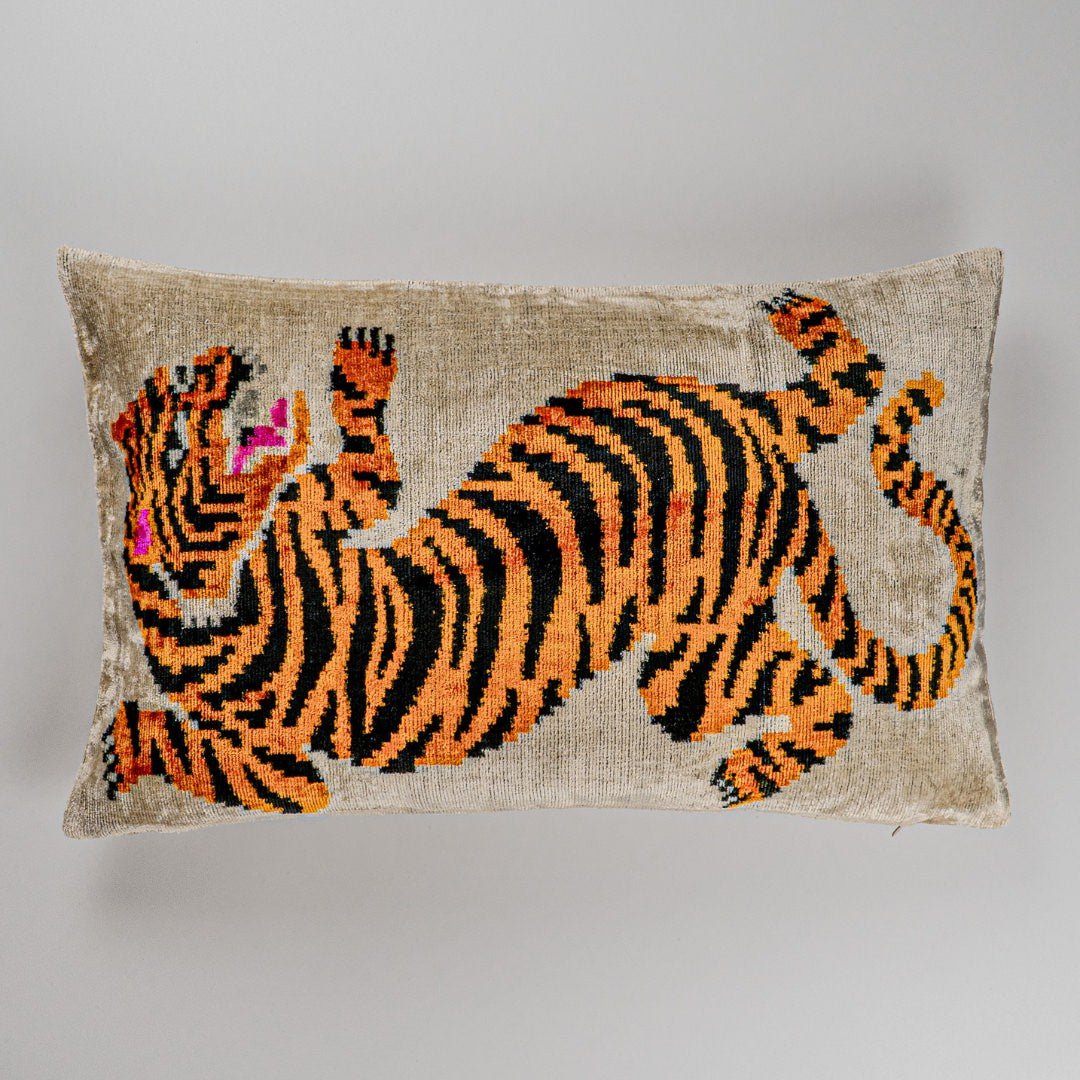Kissen Fierce Roar - Silk - Velvet 40 x 60 - von strohdeicher design10013