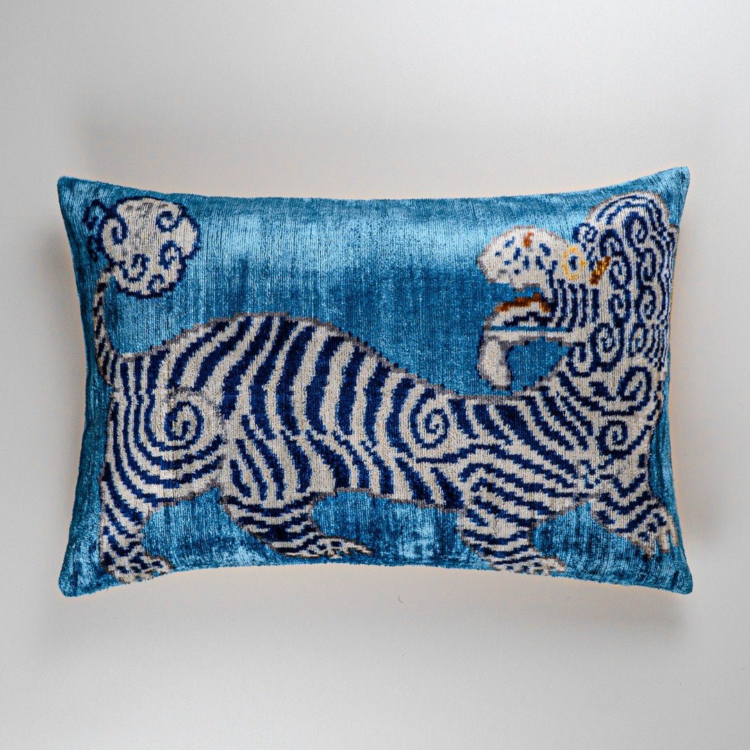 Kissen Royal Protector - Silk - Velvet 40 x 60 - von strohdeicher design10056