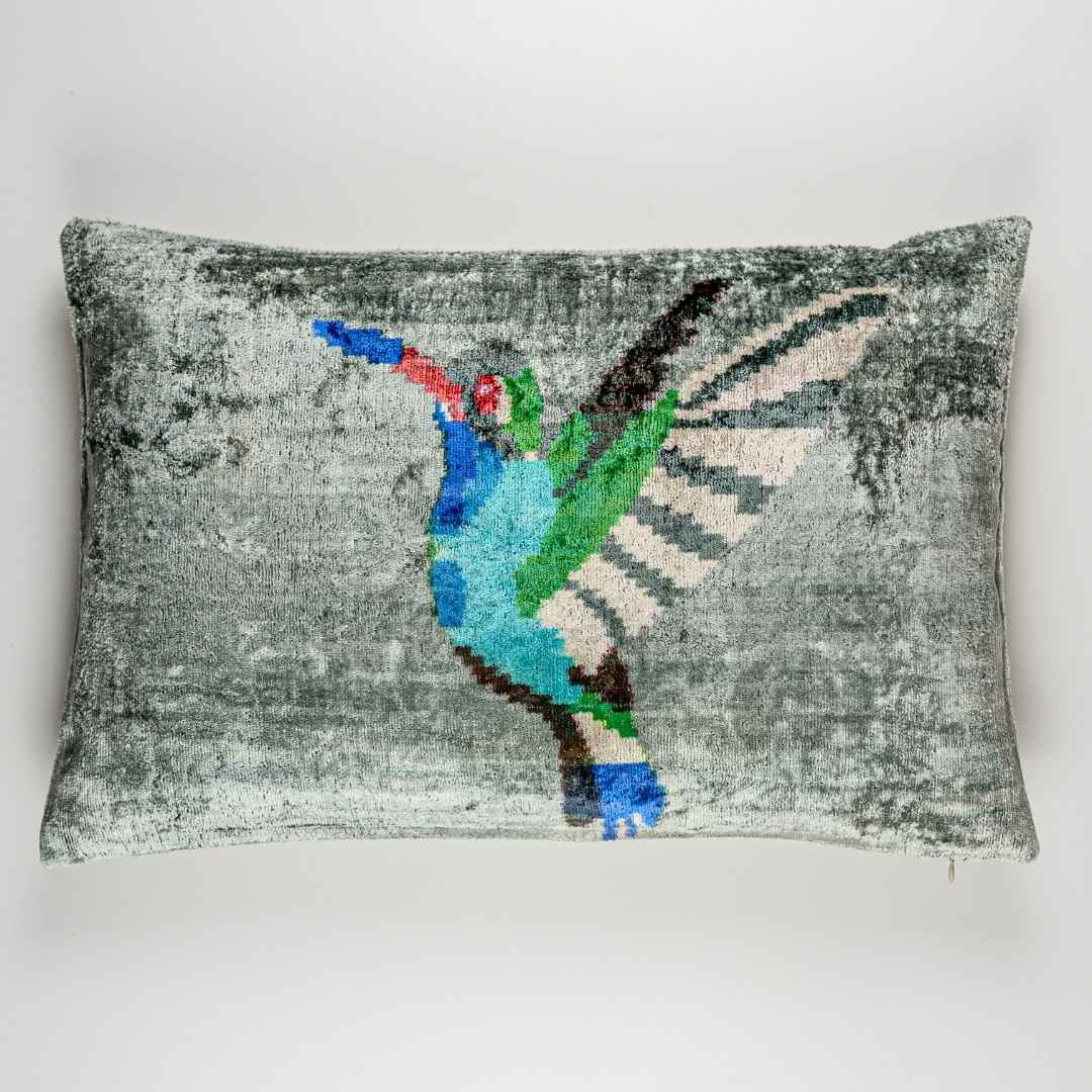 Ikat Kissen Kolibri - Silk - Velvet 40 x 60 - von strohdeicher design10149