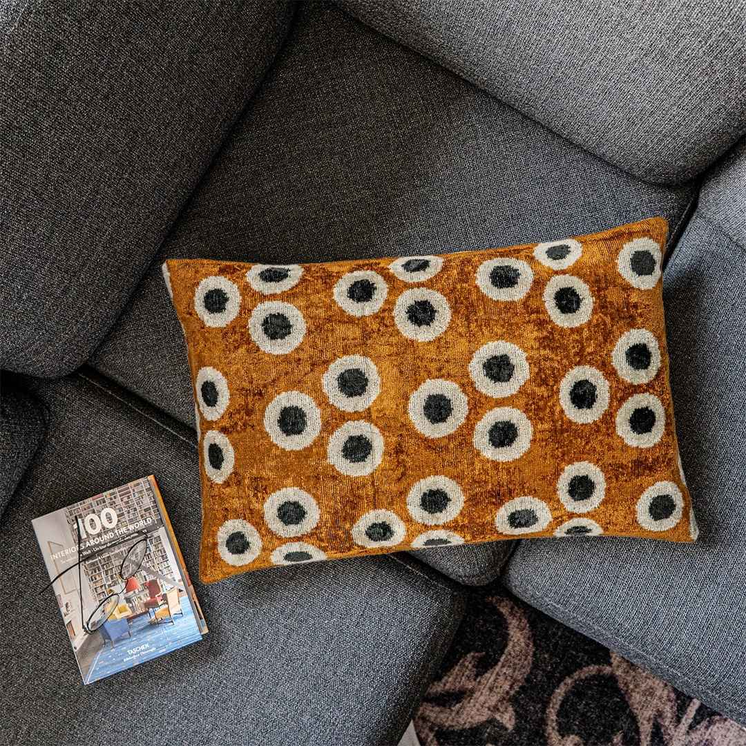 Ikat Kissen Points - Silk - Velvet 40 x 60 - von strohdeicher design10147
