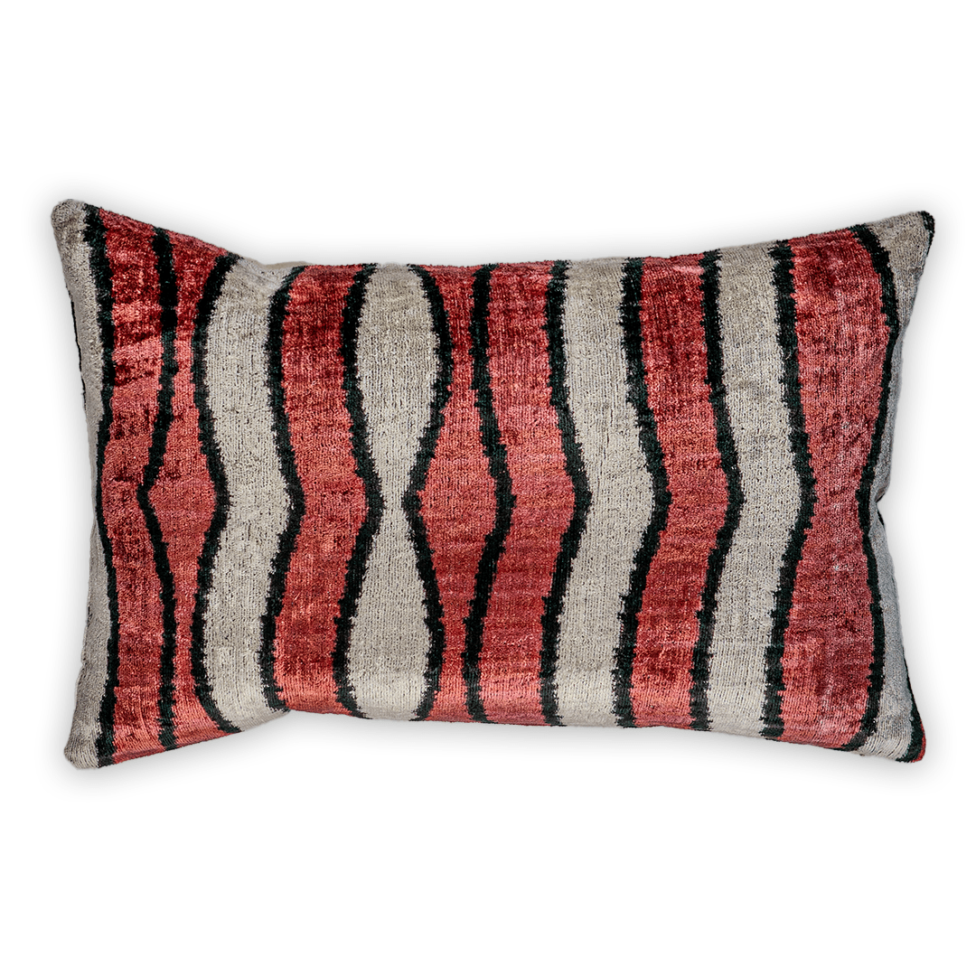 Dekokissen Ikat RedTape - Silk - Velvet 40x60 cm. Seide. Samt. - von strohdeicher design10365