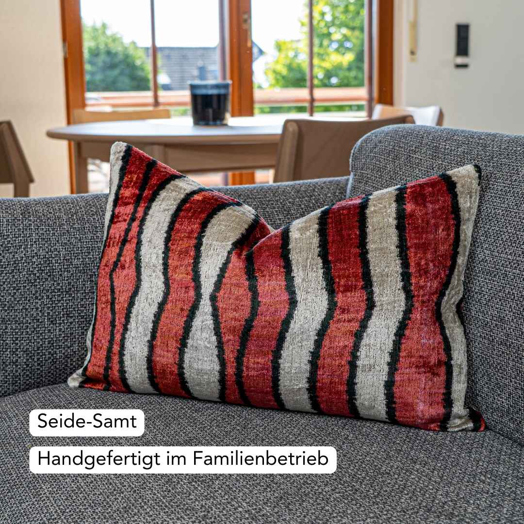Ikat Kissenbezug RedTape - Silk - Velvet 40 x 60. Dekokissen. Seide. Samt. Luxuriös. Handgefertigt. - von strohdeicher design10365
