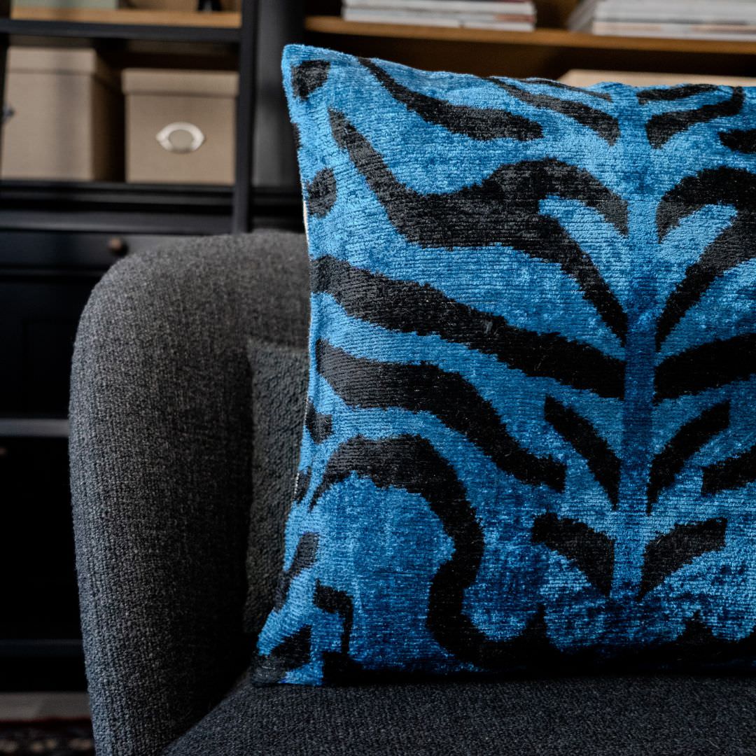 Kissen Shir Khan Blau - Silk - Velvet 40 x 40 - von strohdeicher design10031