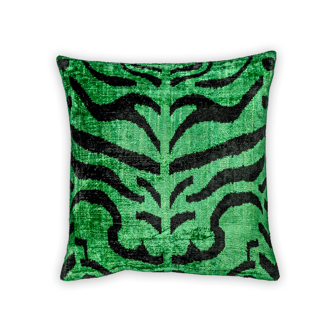 Dekokissen Ikat Tiger Grün - Silk - Velvet 40x40 cm. Seide. Samt. - von strohdeicher design10029
