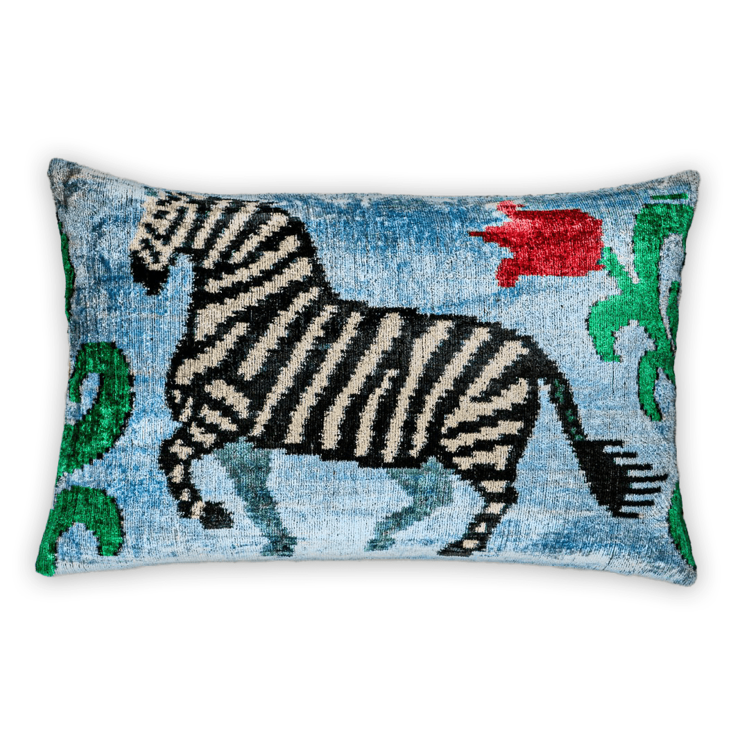 Dekokissen Ikat Zebra Blau - Silk - Velvet 40x60 cm. Seide. Samt. - von strohdeicher design10019